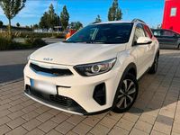 Gebraucht Kia Stonic 101 PS (74 kW) 2022 Weiß SUV