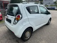 Gebraucht Chevrolet Spark LS 82 PS (60 kW) 2010 Weiß Kleinwagen