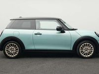 Gebraucht Mini Cooper Favoured 156 PS (114 kW) 2024 Grün Kleinwagen