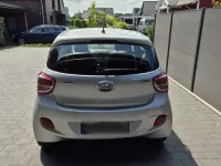 Gebraucht Hyundai i10 Edition 67 PS (49 kW) 2015 Silber Kleinwagen