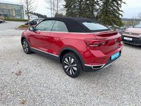 Gebraucht VW T-Roc Cabriolet Move 150 PS (110 kW) 2024 Kings red metallic Cabrio