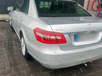 Gebraucht Mercedes E220 170 PS (125 kW) 2009 Silber Limousine