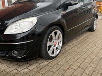 Gebraucht Mercedes B180 109 PS (80 kW) 2006 Schwarz Van / Kleinbus