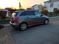 Gebraucht Mercedes B180 122 PS (89 kW) 2012 Grau Van / Kleinbus