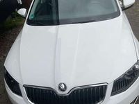 gebraucht Skoda Octavia Combi 2.0 TDI Green tec Elegance