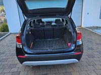 gebraucht BMW X1 xDrive18d 8-fache Bereifung, Panormadach