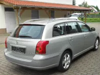 Gebraucht Toyota Avensis Sol 129 PS (94 kW) 2005 Light olive mica metallic Kombi