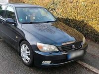 Second-hand Lexus IS200 155 CP (114 kW) 2004 Negru Break
