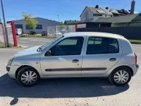 Używany Renault Clio II Authentique 58 KM (42 kW) 2004 Srebrny Sedan/Limuzyna