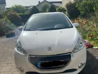 Gebraucht Peugeot 208 82 PS (60 kW) 2013 Weiß Kleinwagen