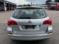 Gebraucht Opel Astra Edition 110 PS (80 kW) 2014 Silber Kombi