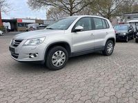 Gebraucht VW Tiguan Freestyle 140 PS (102 kW) 2011 Silver leaf white gold SUV