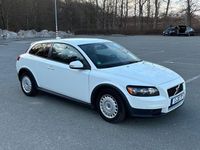 Gebraucht Volvo C30 Momentum 109 PS (80 kW) 2009 Weiß Kleinwagen