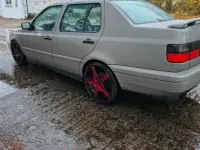Gebraucht VW Vento 90 PS (66 kW) 1995 Grau Limousine