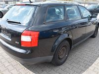 Używany Audi A4 131 KM (96 kW) 2002 Czarny Kombi