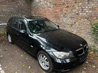 Gebraucht BMW 320 150 PS (110 kW) 2007 Schwarz Kombi