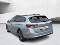 Neu Skoda Superb Selection 150 PS (110 kW) 2025 F0 pebble silber metallic Kombi