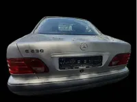 Używany Mercedes E230 Elegance 150 KM (110 kW) 1996 Srebrny Sedan/Limuzyna