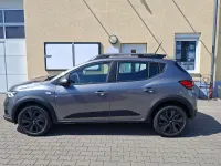 Neu Dacia Sandero Extreme 110 PS (80 kW) 2026 Grau SUV