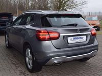 Gebraucht Mercedes GLA180 122 PS (89 kW) 2017 Mountaingrau SUV