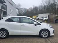 Gebraucht Kia Rio 84 PS (61 kW) 2016 Weiß Kleinwagen