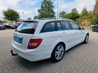 Gebraucht Mercedes C180 156 PS (114 kW) 2014 Weiß Limousine