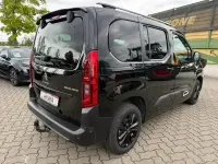 Gebraucht Citroën Berlingo Shine 131 PS (96 kW) 2023 Lackierung schwarz perla nera/ Van / Kleinbus