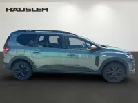 Gebraucht Dacia Jogger 141 PS (103 kW) 2024 Zedergrün metallic Van / Kleinbus