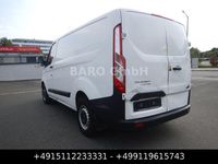 Gebraucht Ford Transit Custom 105 PS (77 kW) 2019 Weiß Van / Kleinbus