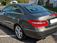 Gebraucht Mercedes E250 204 PS (150 kW) 2009 Grau Coupé