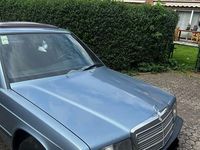 Gebraucht Mercedes 190 75 PS (55 kW) 1985 Blau Limousine