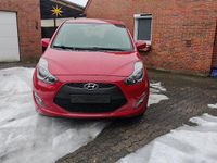 Gebraucht Hyundai ix20 90 PS (66 kW) 2017 Rot Kleinwagen