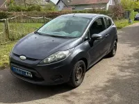 Usata Ford Fiesta Trend 82 CV (60 kW) 2009 Grigio Berlina