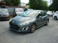 Gebraucht Peugeot 308 Active 111 PS (81 kW) 2011 Grau Limousine