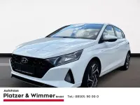 Gebraucht Hyundai i20 Trend 101 PS (74 kW) 2021 Weiss Kleinwagen