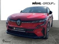 Używany Renault Megane E-Tech Techno 160 kW (218 KM) 2023 Czerwony Sedan/Limuzyna
