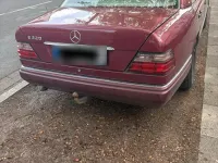 Gebraucht Mercedes E220 150 PS (110 kW) 1993 Rot Limousine
