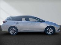 Gebraucht Toyota Auris Multidrive S 116 PS (85 kW) 2019 Platinsilber metallic Kleinwagen