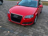 Gebraucht Audi A3 105 PS (77 kW) 2010 Rot Kleinwagen