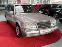 Second-hand Mercedes E250 113 CP (83 kW) 1994 Argintiu Break