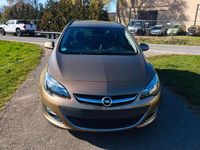 Gebraucht Opel Astra Edition 140 PS (102 kW) 2013 Champagner (m2) Kombi