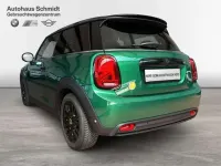 Gebraucht Mini Cooper 135 kW (184 PS) 2023 British racing green (metallic) Kleinwagen