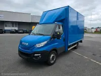 Gebraucht Iveco Daily 156 PS (114 kW) 2018 Blau Kombi