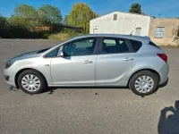 Gebraucht Opel Astra 116 PS (85 kW) 2014 Silber Kleinwagen