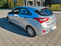 Gebraucht Hyundai i30 99 PS (72 kW) 2012 Silber Limousine