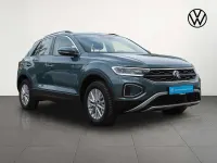 Gebraucht VW T-Roc Life 150 PS (110 kW) 2025 Petroleum blue metallic SUV