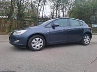 Second-hand Opel Astra 101 CP (74 kW) 2010 Albastru Berlinǎ