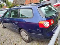 Gebraucht VW Passat Trendline 140 PS (102 kW) 2006 Shadow blue metallic Kombi