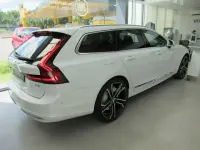 Gebraucht Volvo V90 145 PS (106 kW) 2025 Kombi