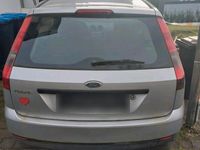 Usado Ford Fiesta 70 HP (51 kW) 2004 Prateado Citadino